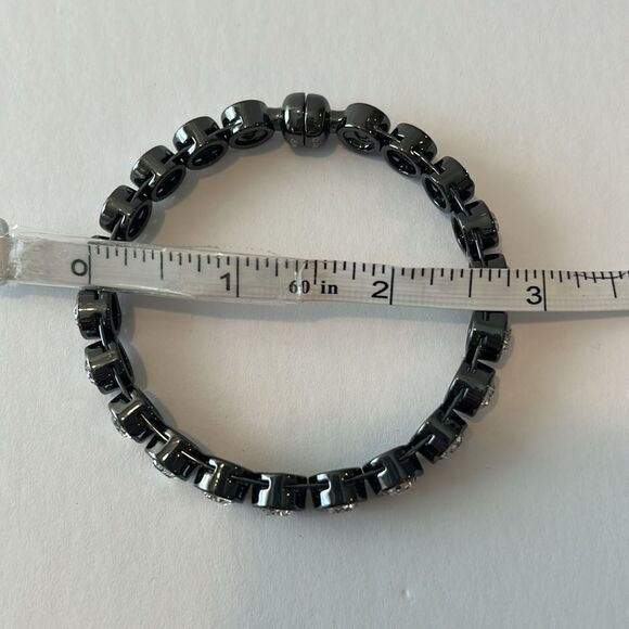 NWOT Silpada Black K&R Swarovski Crystal Glamour
Bangle Bracelet KRB0098 - Picture 7 of 7